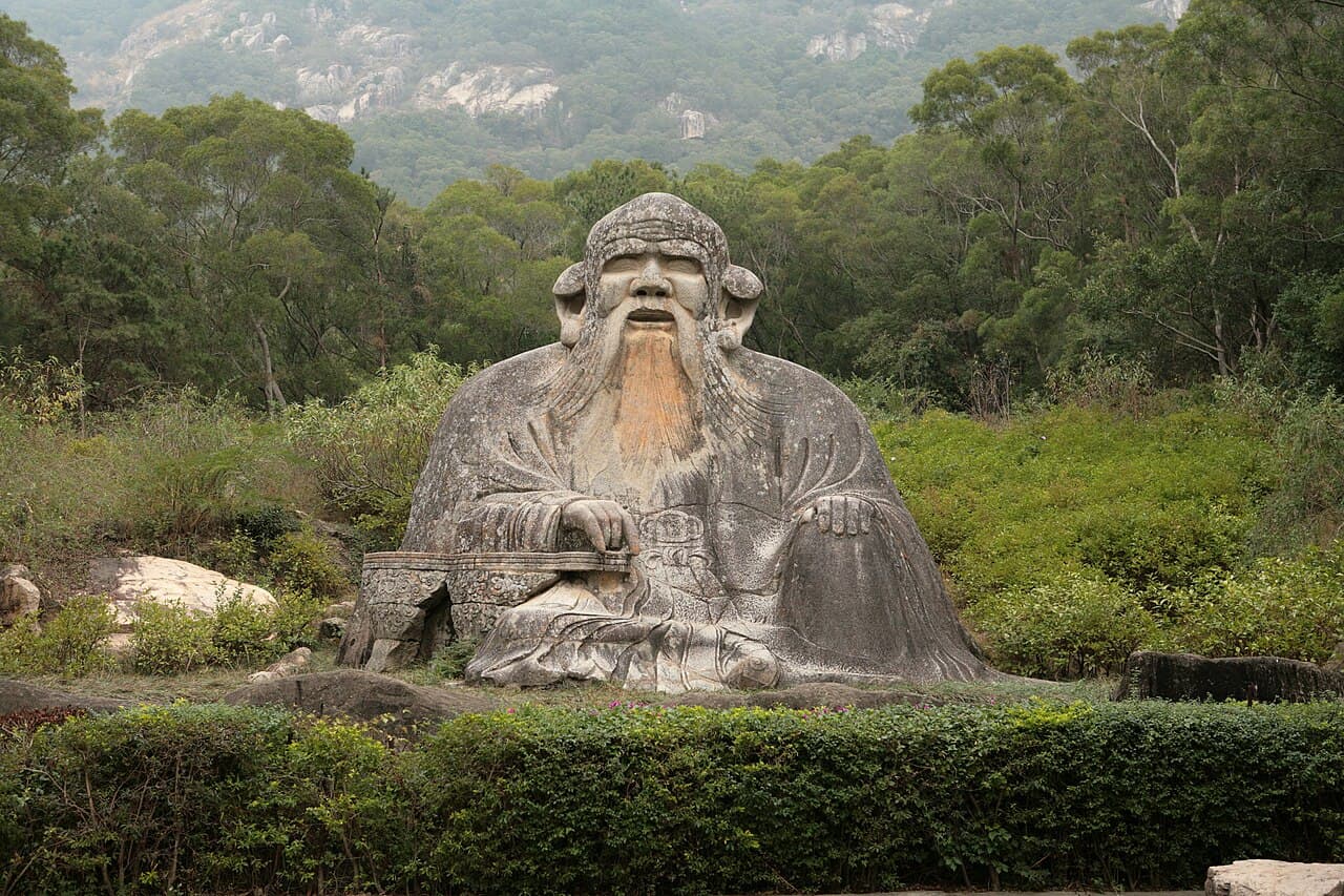 老君岩造像 来自 Wikimedia Commons