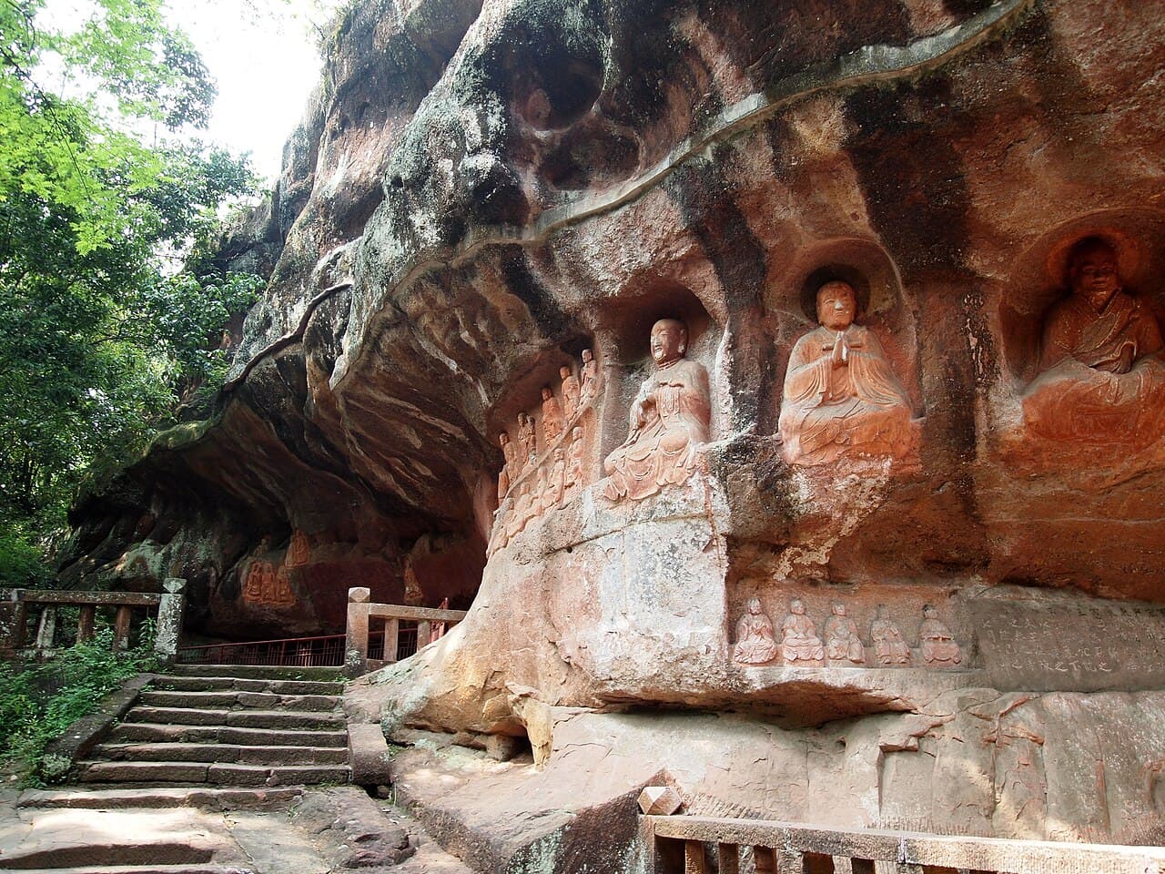 通天岩石窟 来自 Wikimedia Commons