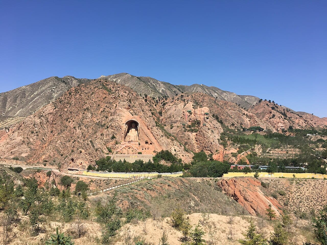 须弥山石窟 来自 Wikimedia Commons