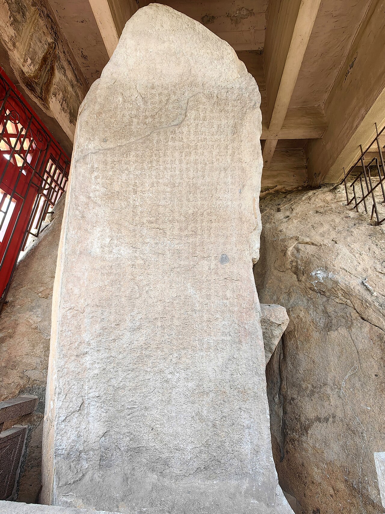 云峰山、天柱山摩崖石刻 来自 Wikimedia Commons