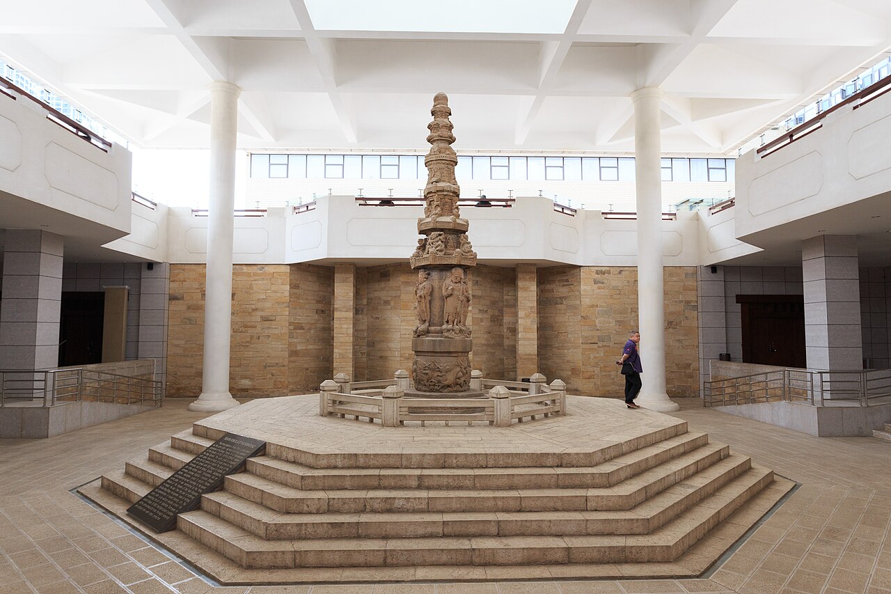 地藏寺经幢 来自 Wikimedia Commons