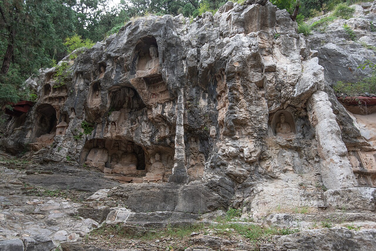 千佛崖造像 来自 Wikimedia Commons